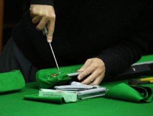 Opção 15* Raspagem e Verniz + Troca de Tecido Lã, Borracha, Caçapa e Guarnição